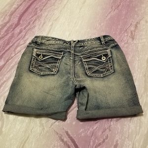Women's Jean Shorts Size 9/10 by Maurice's